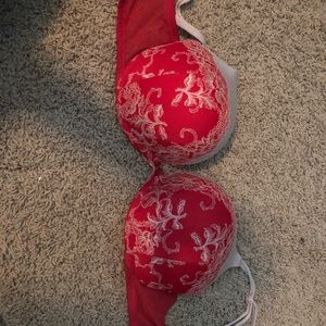 Victoria’s Secret Bombshell bra